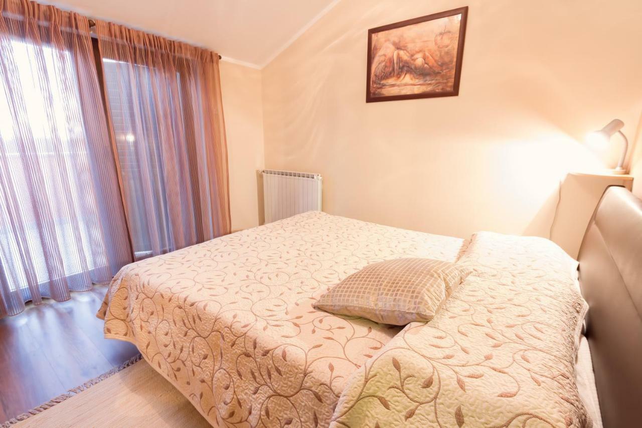 Apartments Mirjana Novigrad Istria Extérieur photo