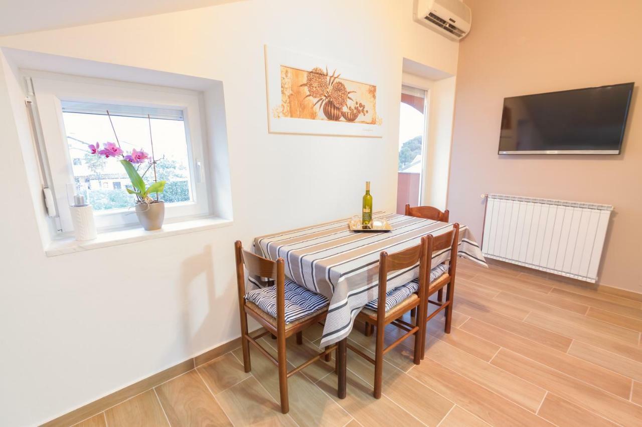 Apartments Mirjana Novigrad Istria Extérieur photo